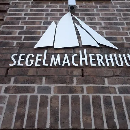 Penthouse Meertied *